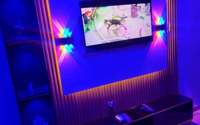 Julaz Apartment & Lounge