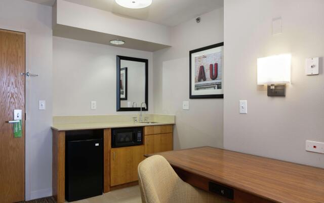 Hampton Inn & Suites Austin-Airport