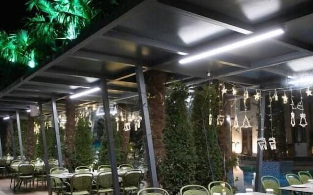 MandarinnART Hotel