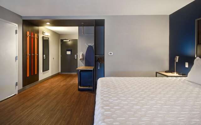 Tru by Hilton Concord