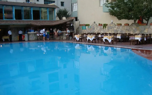Uslan Hotel