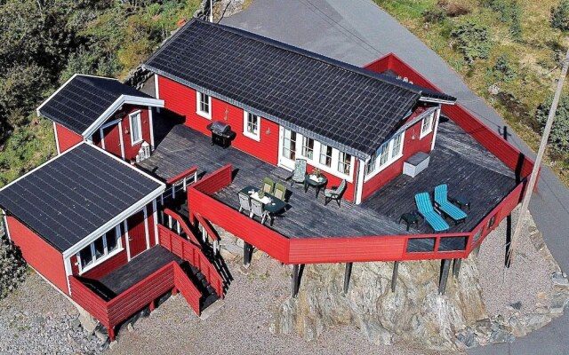 7 Person Holiday Home in Klokkarvik