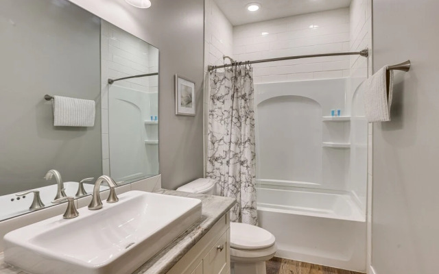 Pet-friendly Omaha Vacation Rental With Deck!