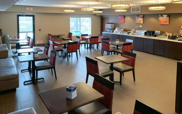 Comfort Suites Auburn near I-69