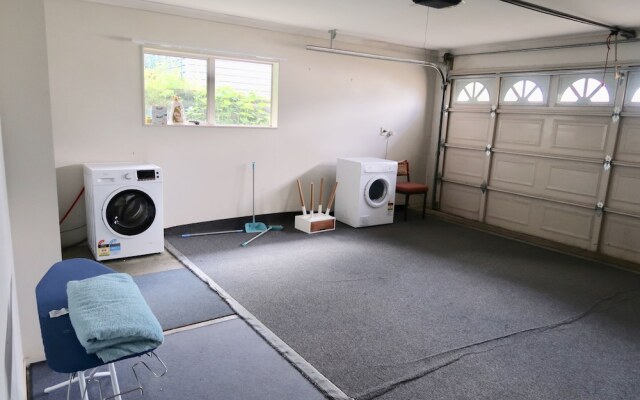 Arent Serviced House 82A Richardson Road