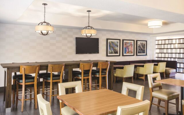 Fairfield by Marriott Inn & Suites Fresno River Park