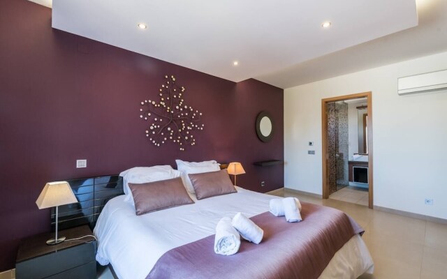 Captivating 2-bed Apartment in Praia da Luz