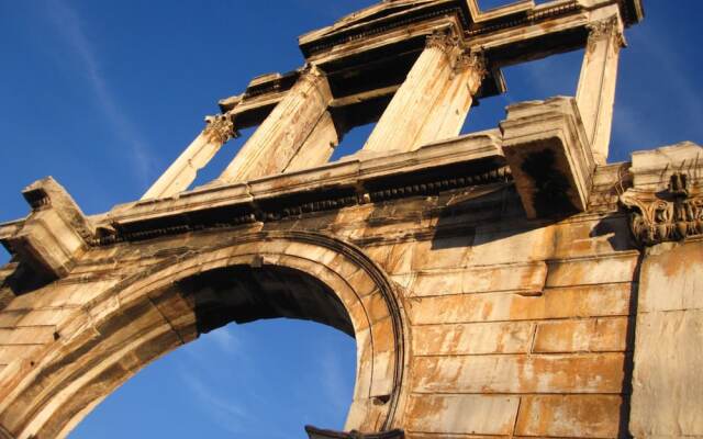 Back To Tradition In The Heart Of Plaka