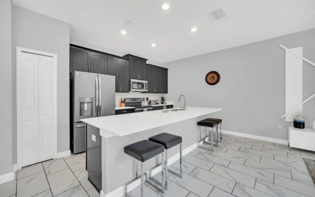 1569plunker 4 Bedroom Townhouse