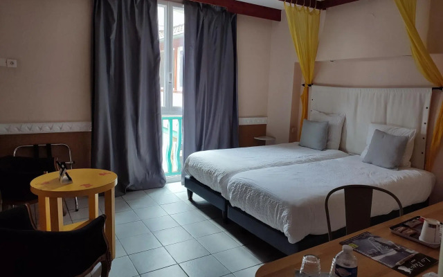 Logis Hôtel Les Pages