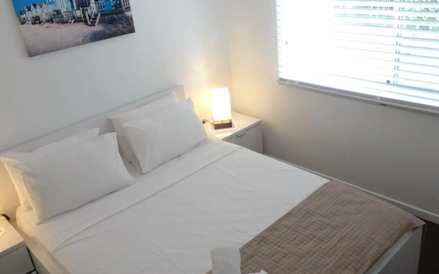 Costa D'ora Apartments – Guest Rooms – Gold Coast