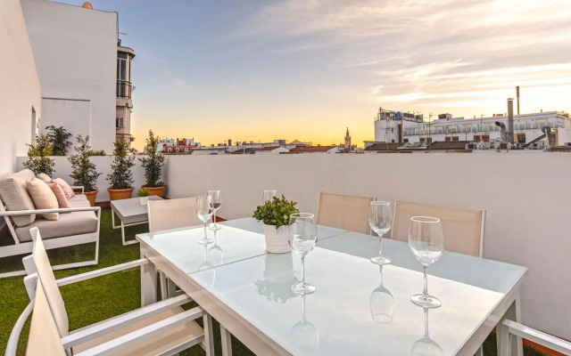 Magnificent 2 BD Duplex with private terrace. Recaredo IX