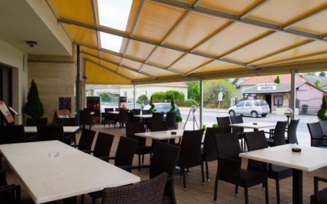 Simbad Hotel Restaurant & Bar