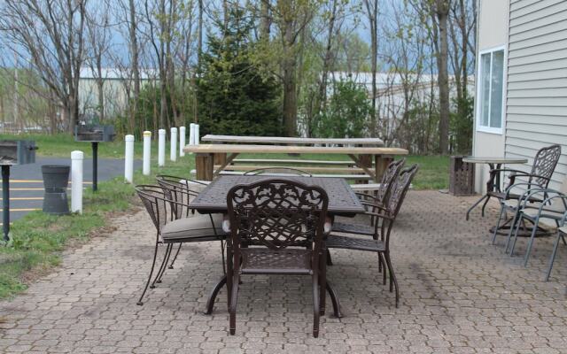 American Host Inn