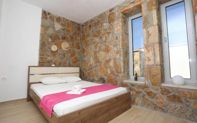 Villa Douglas - Private Pool, BBQ, 4Bdrms, View