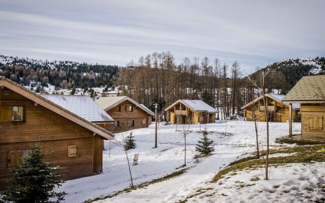 Apartment in Wooden Building in the Nice Superdévoluy