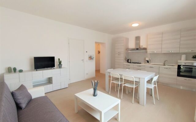 Winter Spring Summer Apartments