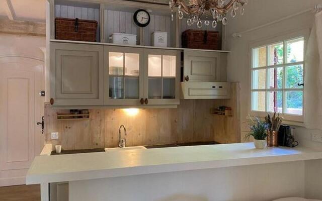 Charming Holiday Home In Plage De Gigaro With Pool