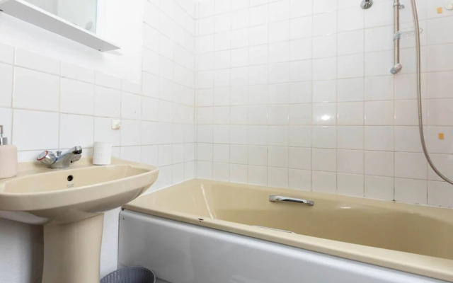 Peaceful and Light 1 Bedroom Flat in Kilburn
