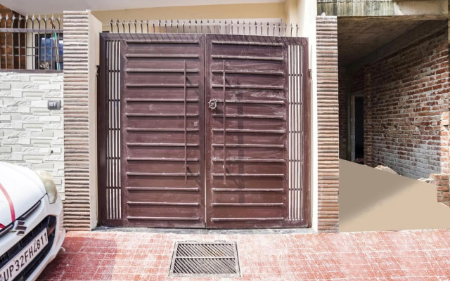 OYO Flagship 70225 Ayurma Inn