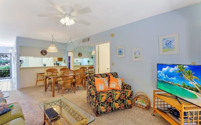 Relaxing Condo With two Pools and Steps to Beach