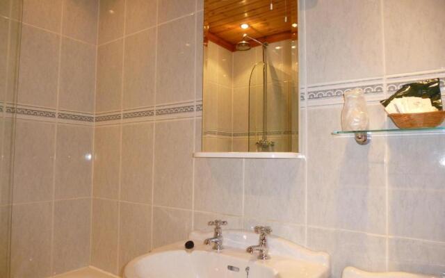 Somerton House Hotel