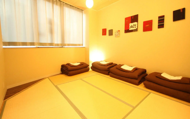 Osaka Guesthouse Nest - Hostel