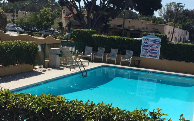 Oasis Inn & Suites