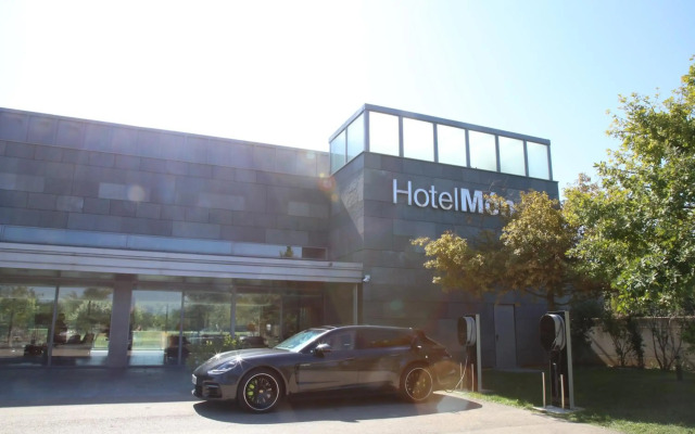 Hotel Món Sant Benet