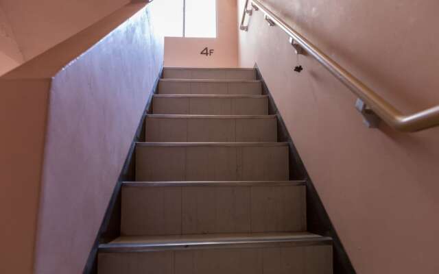 Almas Guest House - Hostel