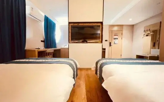 Yijia Hotel (Alashan High-tech Industrial Development Zone Government Branch)