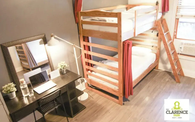 The Clarence Park - Hostel