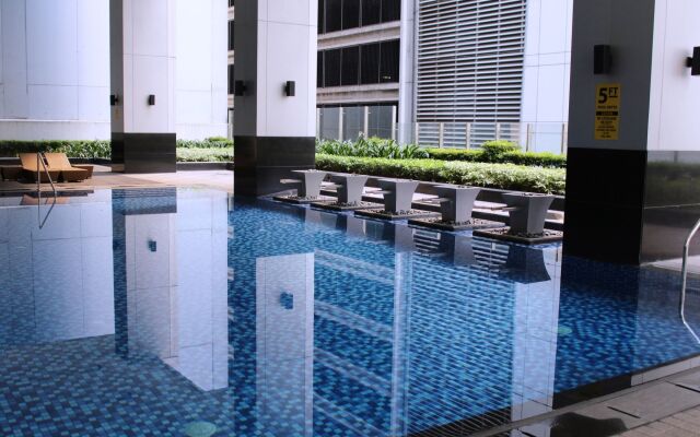 CSuites at Two Central Residences