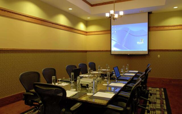 DoubleTree by Hilton Libertyville - Mundelein