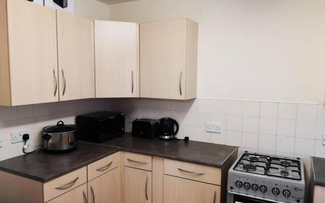 Nice Residential Within Easy Reach To Town