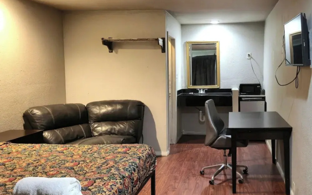 Delux Inn Motel
