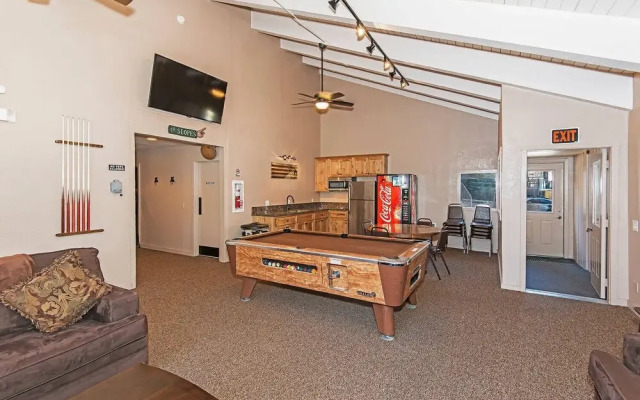 St. Anton Getaway - Shared Bbq, Pool & Hot Tub