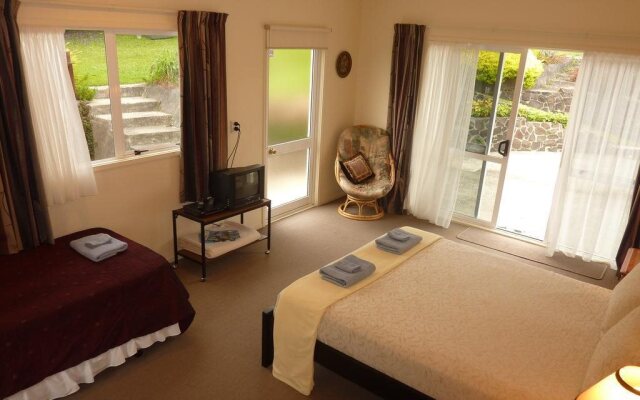 Centennial Heights B & B