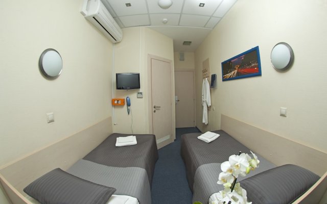 Air Express Sheremetyevo - Transit Hotel in Terminal E