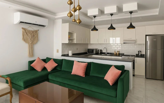 Tasteful Seaside Suite