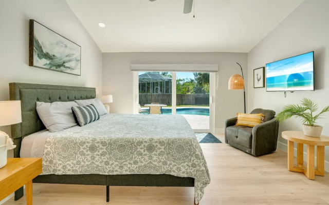 Sarasota Waterfront Pool Home With Dock