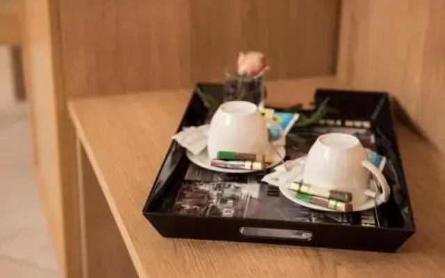 Manhattan Village Hotel