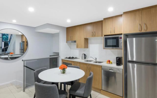 Meriton Suites Waterloo