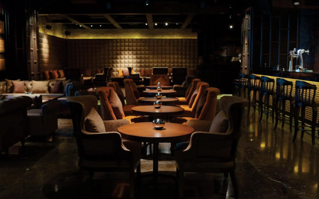 Courtyard by Marriott Mumbai International Airport