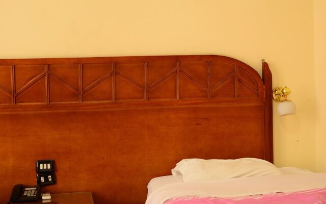 Louris Inn