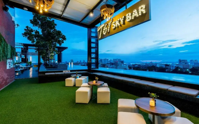 T Pattaya Hotel by PCL