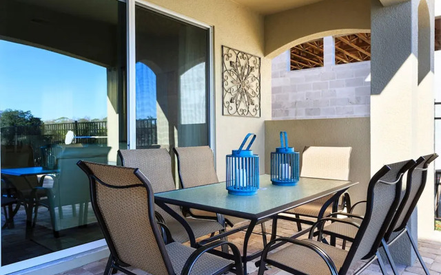 Villa W206 Excitement