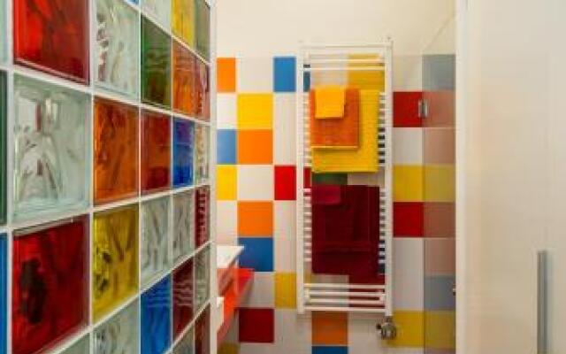 Rainbow Pearl Apartment