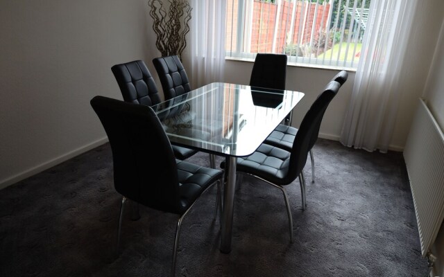 Ideal Lodgings in Whitefield