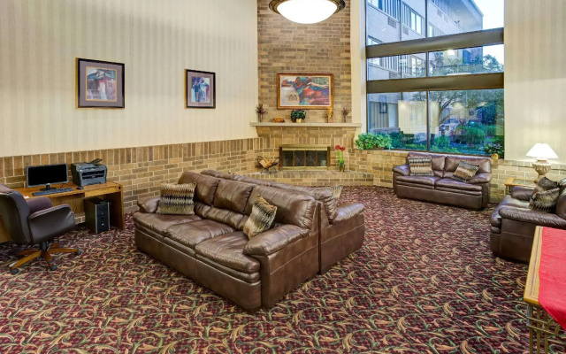Holiday Inn Indianapolis Airport Area N by IHG